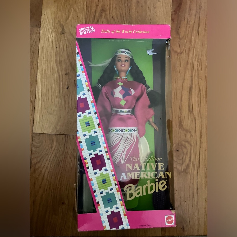 Barbie collector dolls in the boxes Around the World - Picture 7 of 10